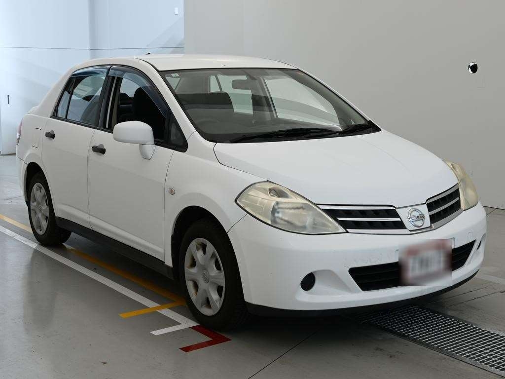 NISSAN TIIDA LATIO