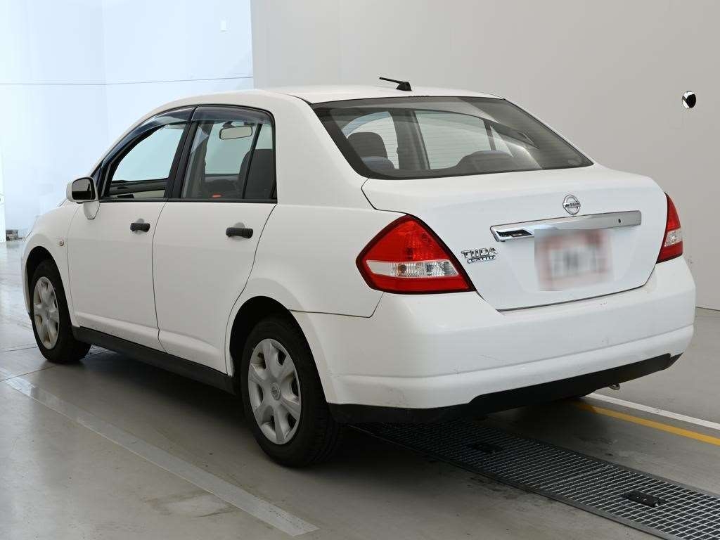 NISSAN TIIDA LATIO