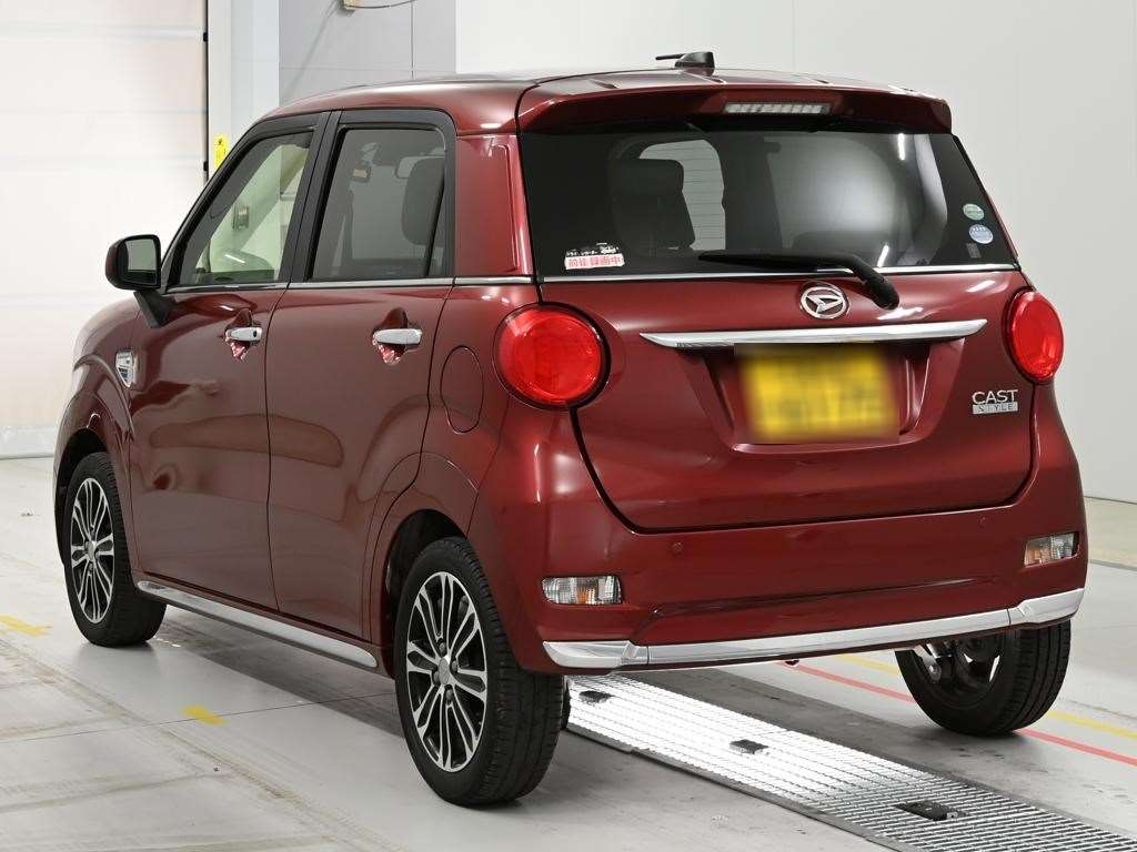 DAIHATSU CAST