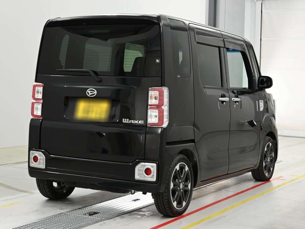 DAIHATSU WAKE