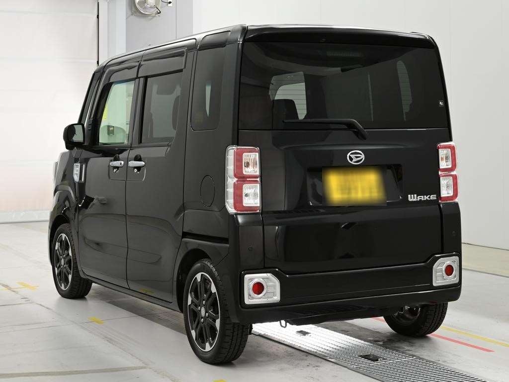 DAIHATSU WAKE