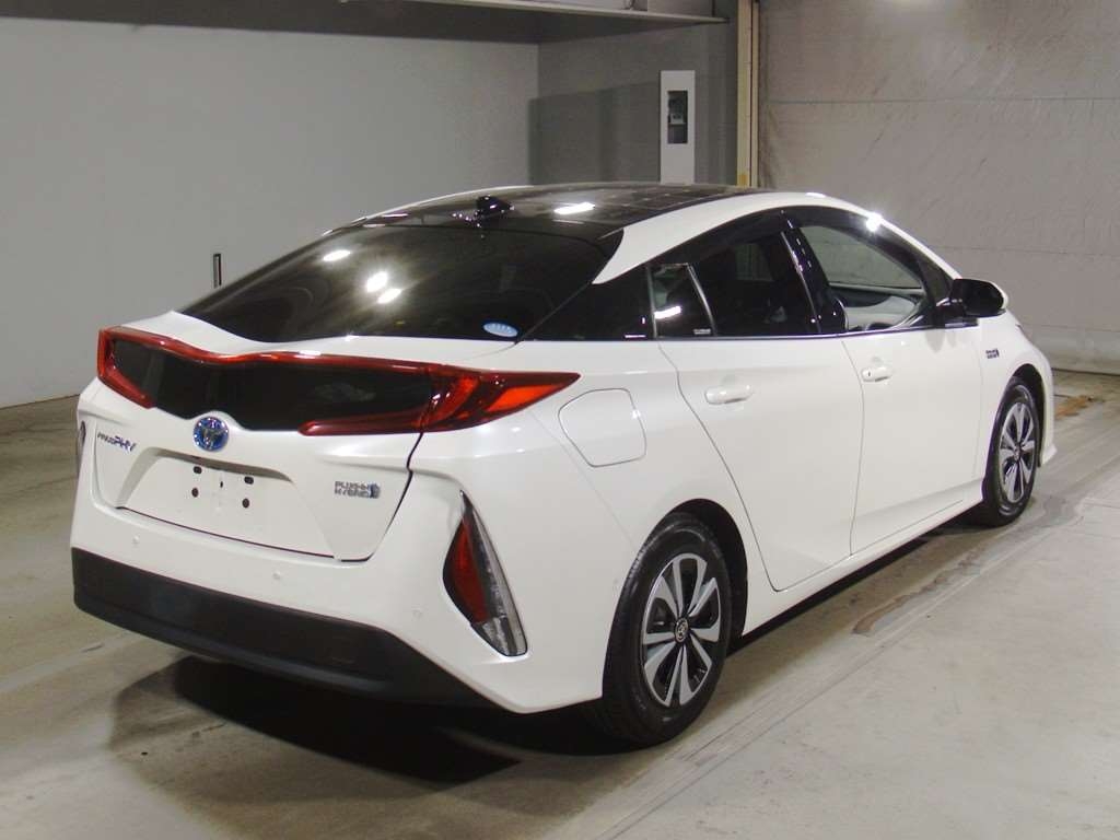 TOYOTA PRIUS PHV