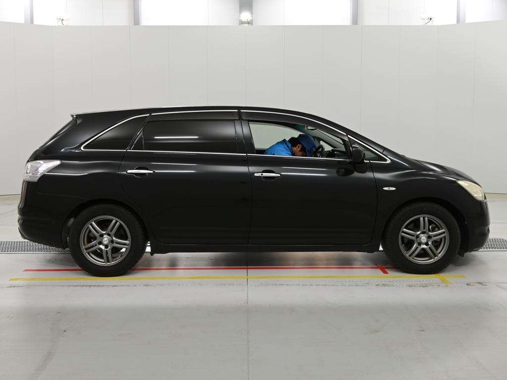 TOYOTA MARK X ZIO