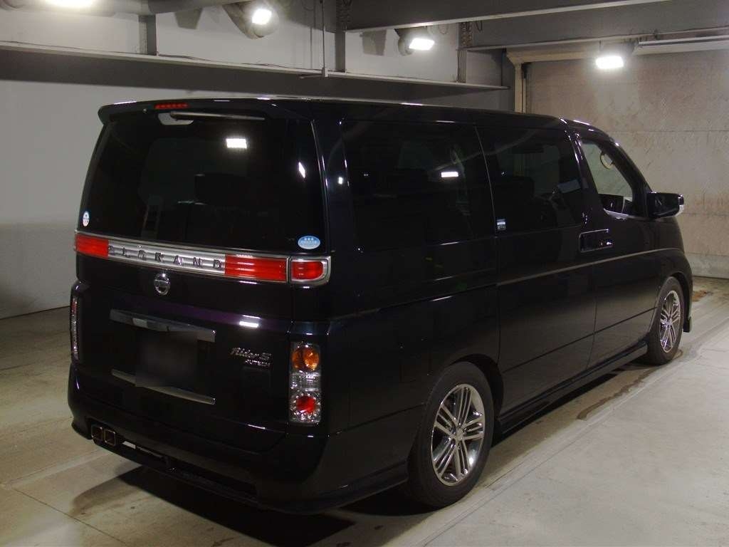 NISSAN ELGRAND