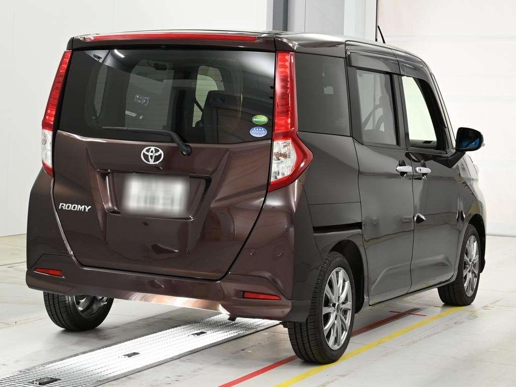 TOYOTA ROOMY