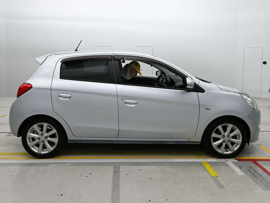 MITSUBISHI MIRAGE