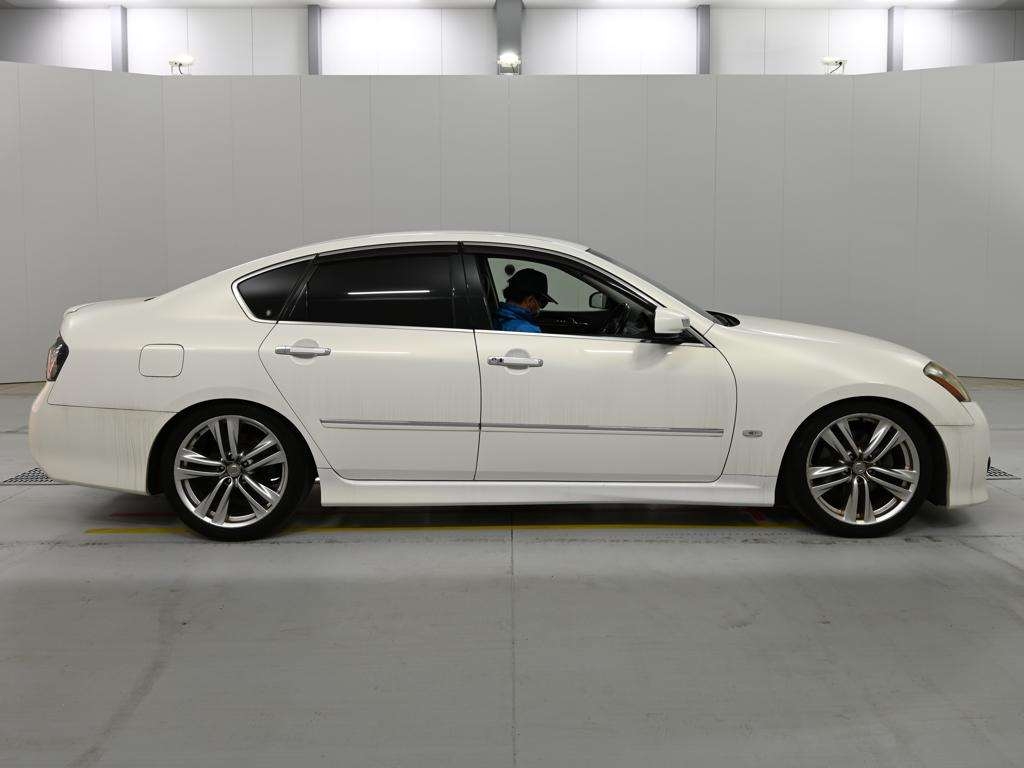 NISSAN FUGA