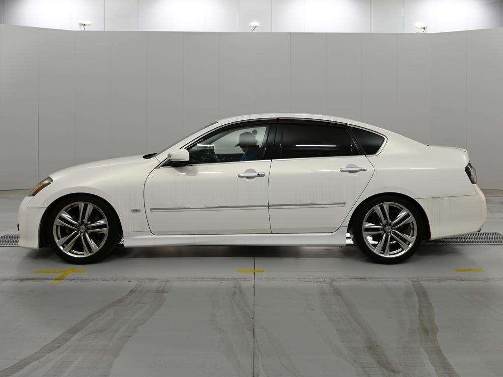 NISSAN FUGA