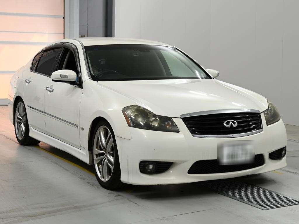 NISSAN FUGA