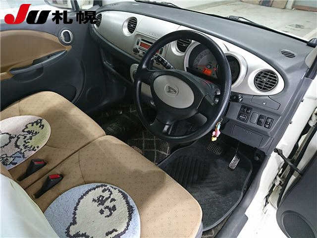 DAIHATSU MOVE LATTE