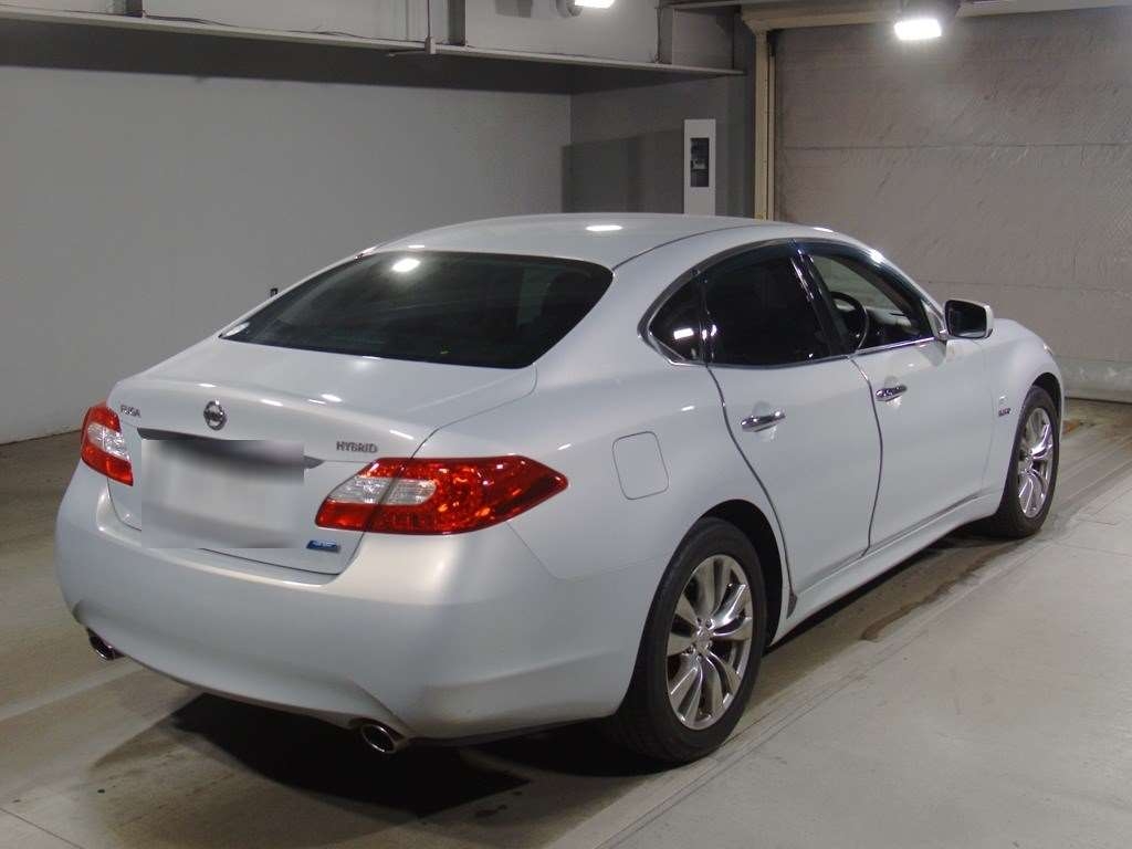 NISSAN FUGA