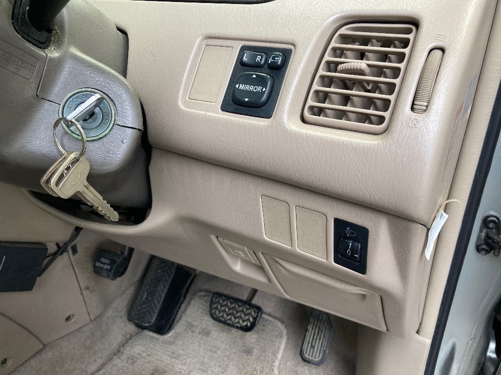 TOYOTA NADIA