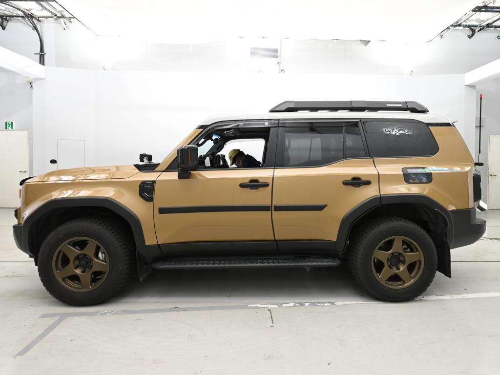 TOYOTA LAND CRUISER PRADO