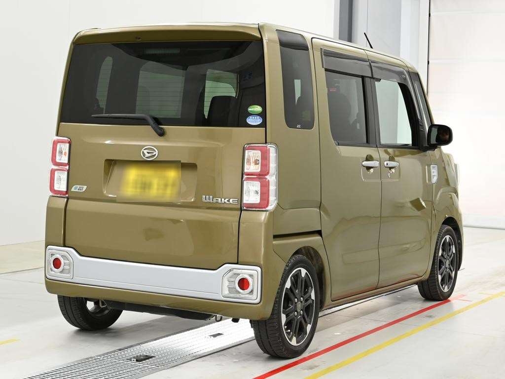 DAIHATSU WAKE