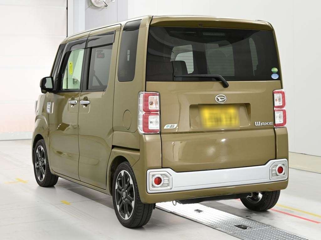 DAIHATSU WAKE