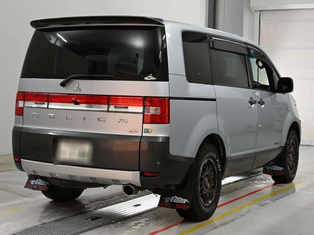 MITSUBISHI DELICA D:5