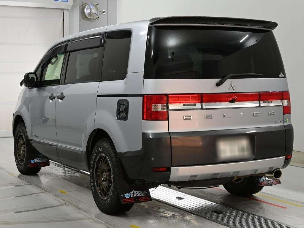 MITSUBISHI DELICA D:5