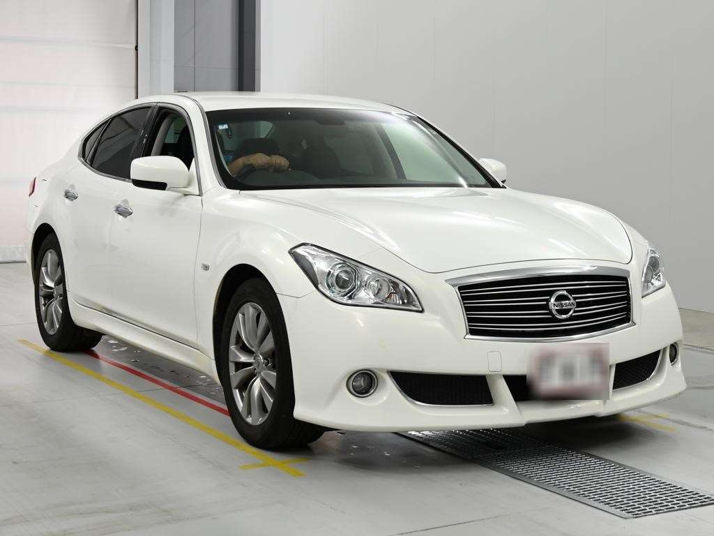 NISSAN FUGA