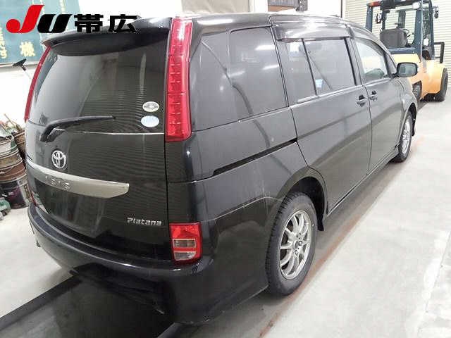 TOYOTA ISIS