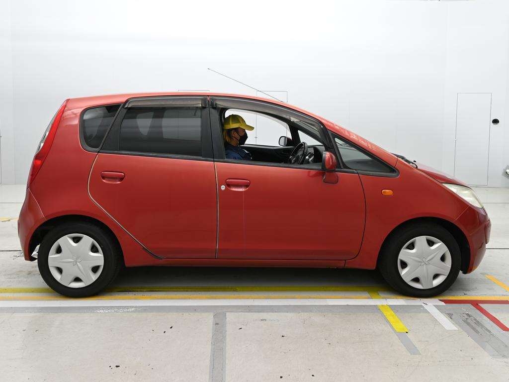 MITSUBISHI COLT