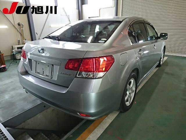 SUBARU LEGACY B4