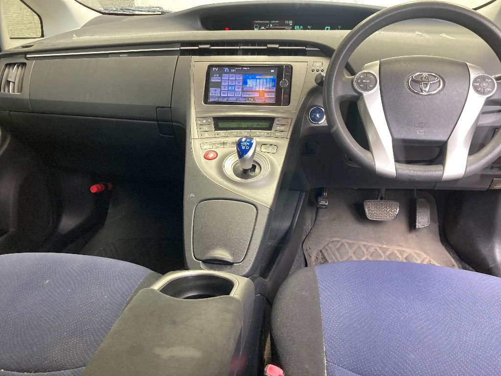 TOYOTA PRIUS