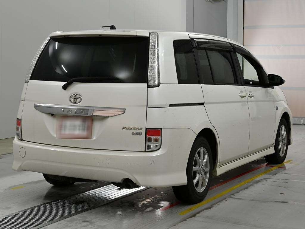 TOYOTA ISIS