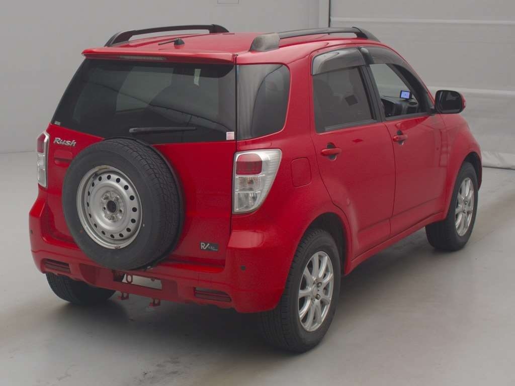 TOYOTA RUSH