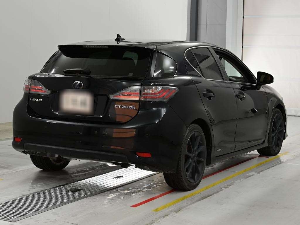 LEXUS CT200H