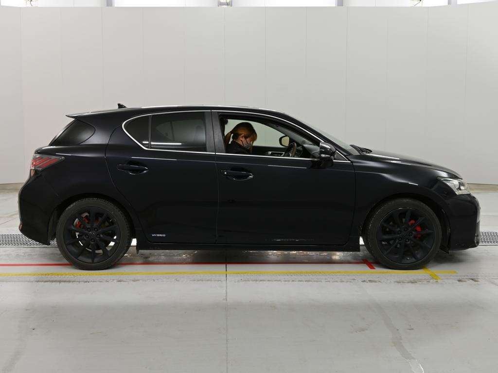 LEXUS CT200H