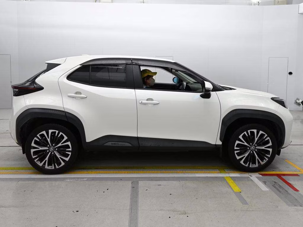TOYOTA YARIS CROSS