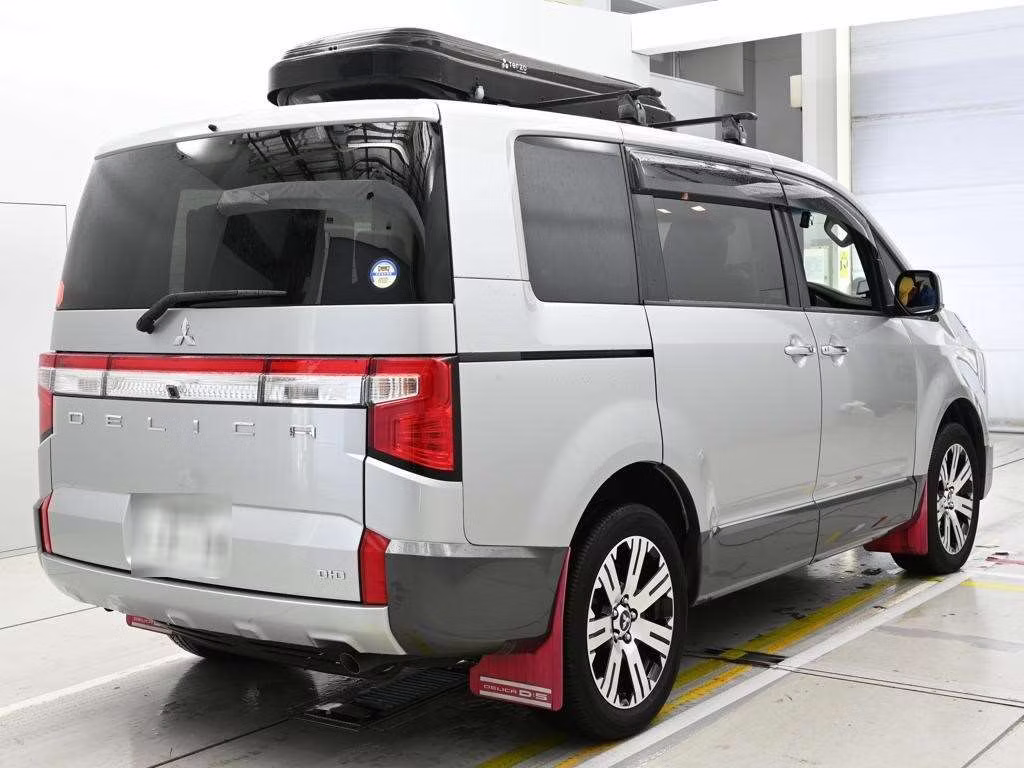 MITSUBISHI DELICA D:5