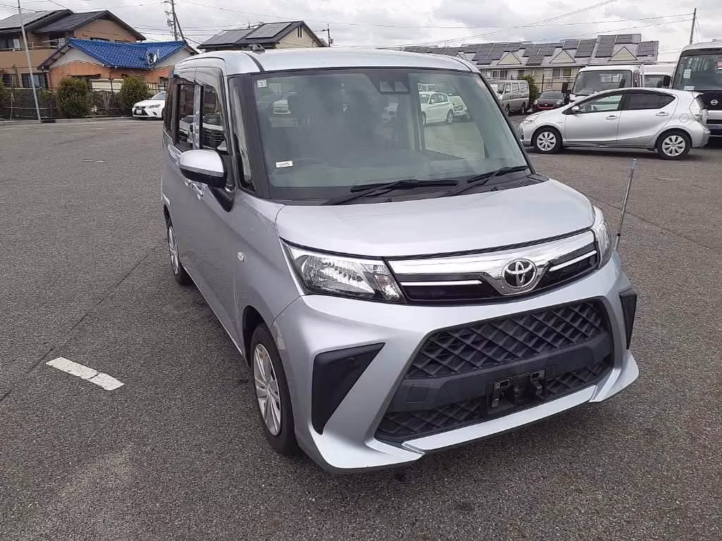 TOYOTA ROOMY