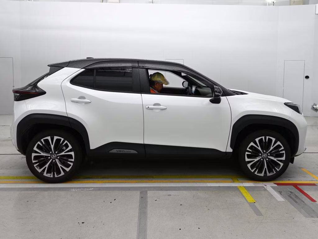 TOYOTA YARIS CROSS