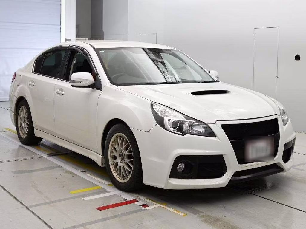 SUBARU LEGACY B4