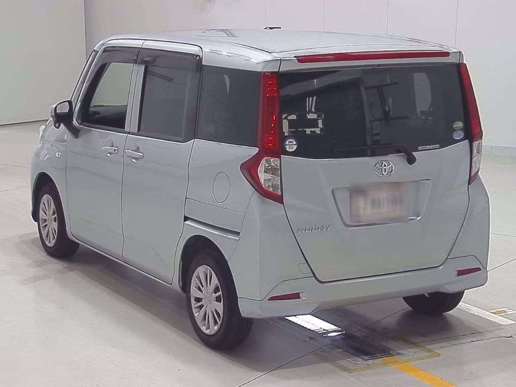 TOYOTA ROOMY