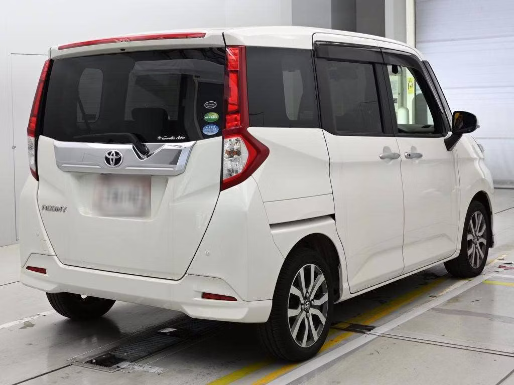 TOYOTA ROOMY