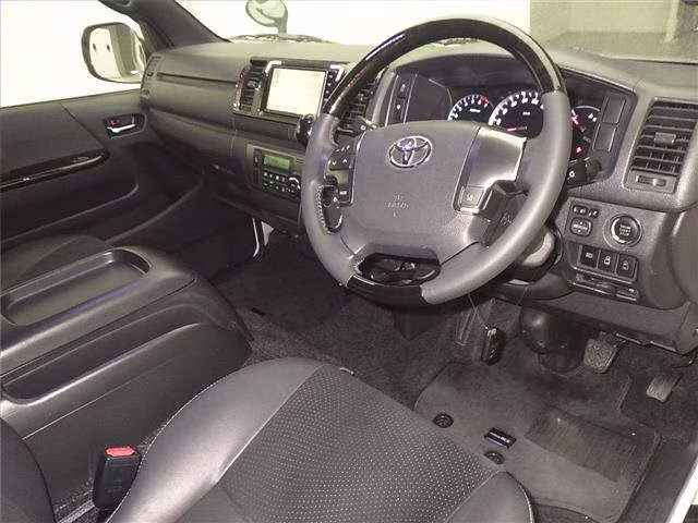TOYOTA REGIUS ACE