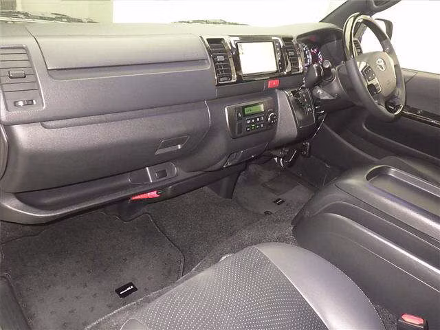 TOYOTA REGIUS ACE