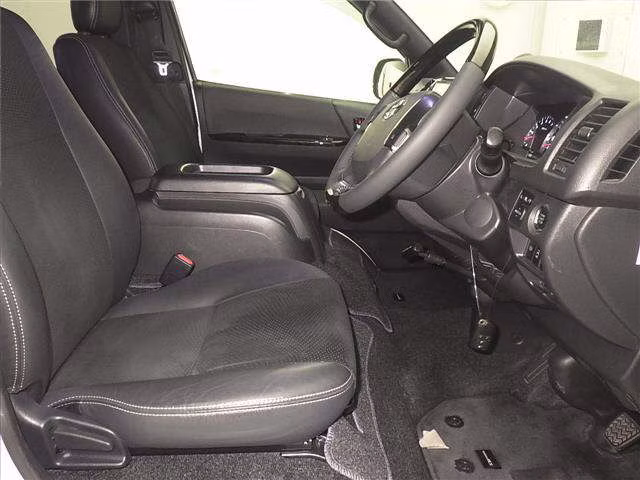 TOYOTA REGIUS ACE