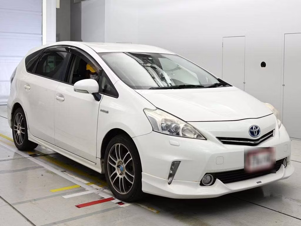 TOYOTA PRIUS ALPHA