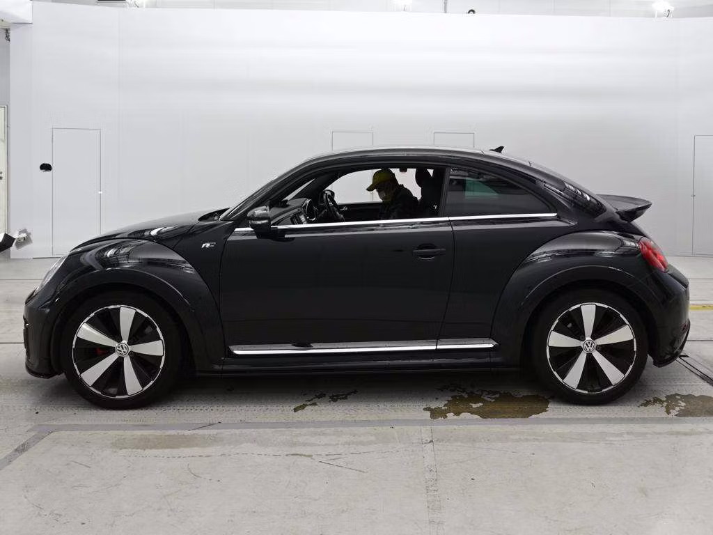 VOLKSWAGEN BEETLE