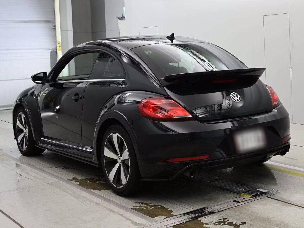 VOLKSWAGEN BEETLE