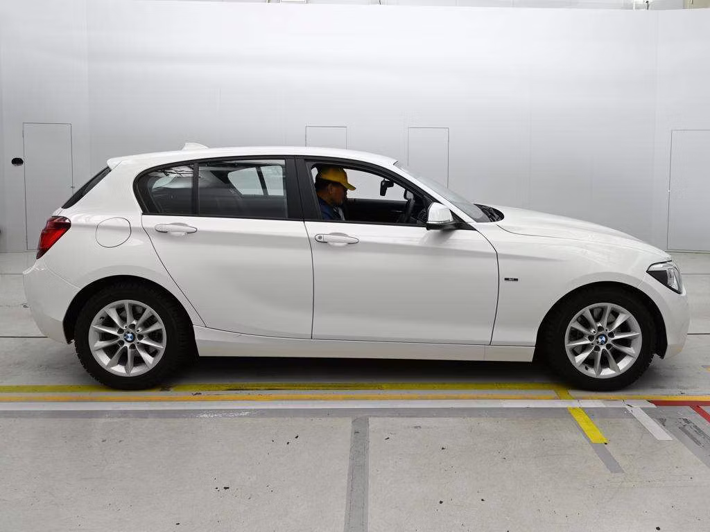 BMW 1-SERIES