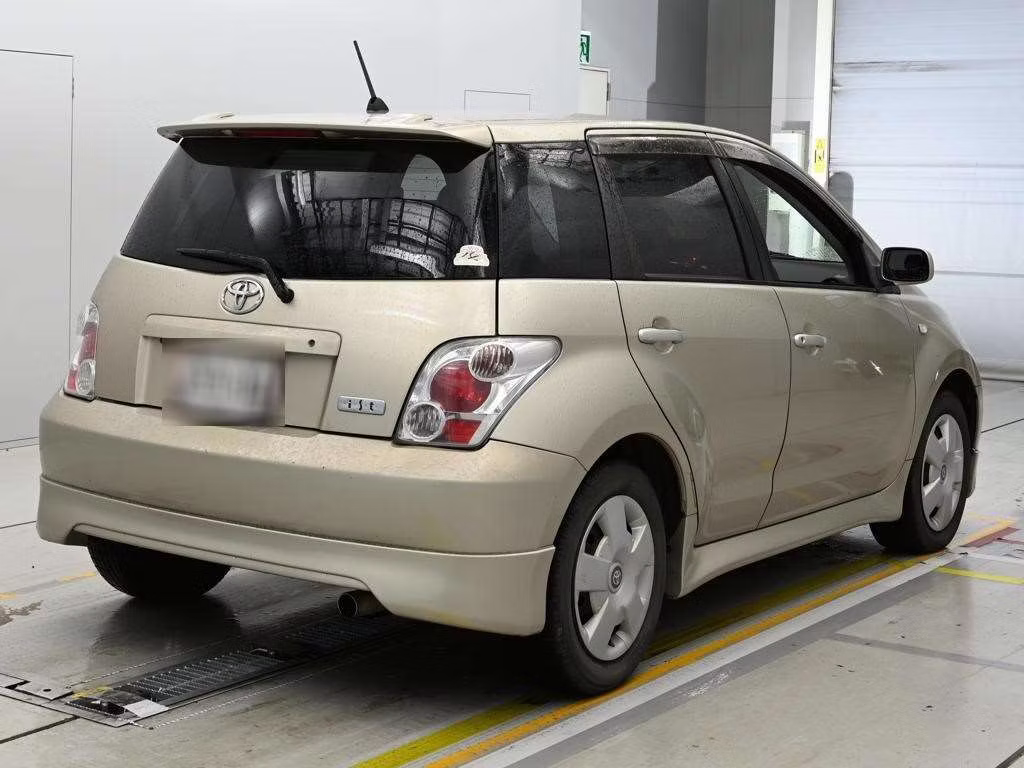 TOYOTA IST