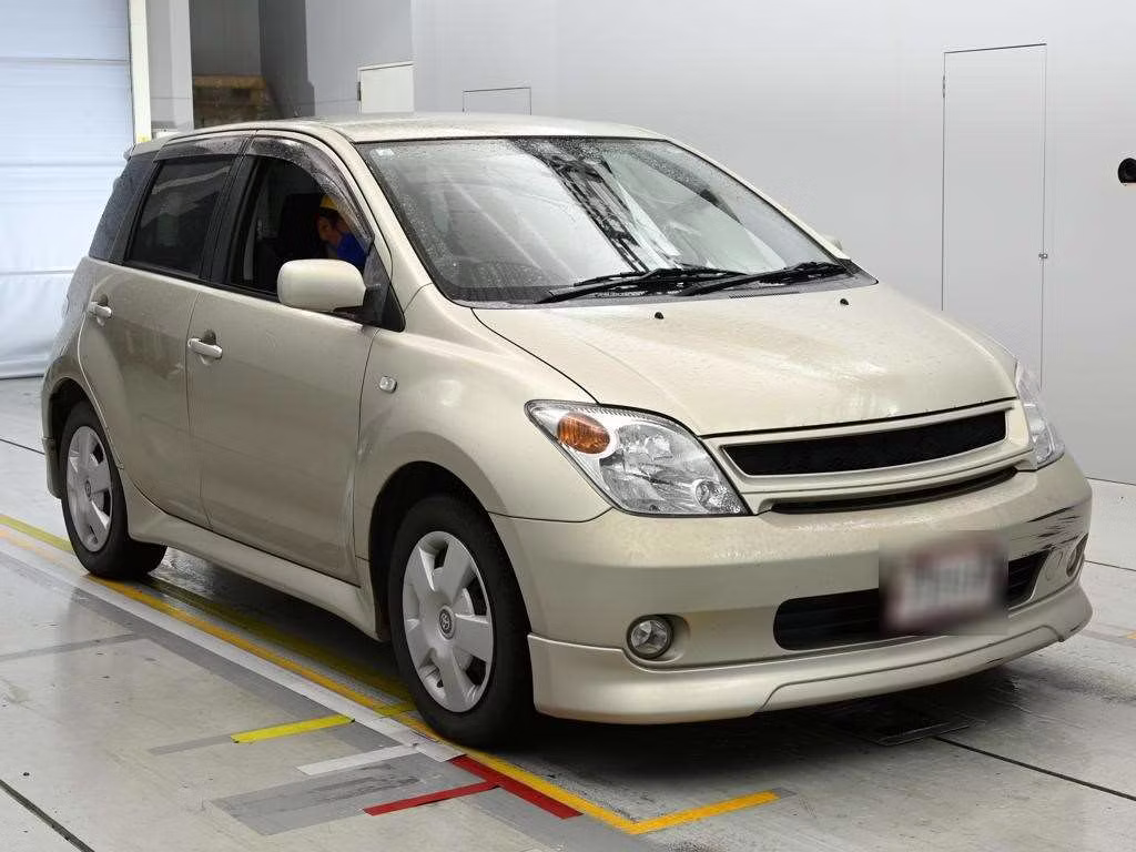 TOYOTA IST