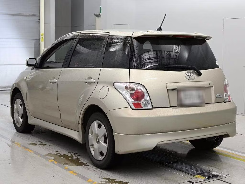 TOYOTA IST