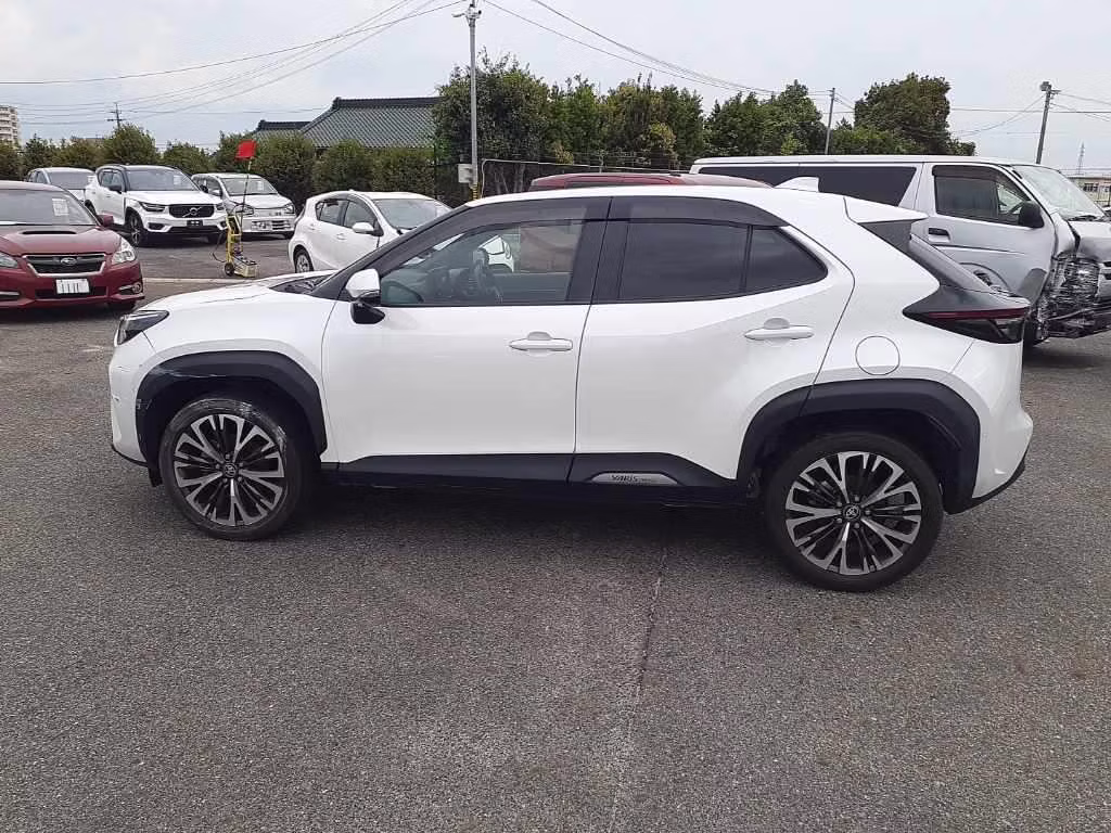 TOYOTA YARIS CROSS