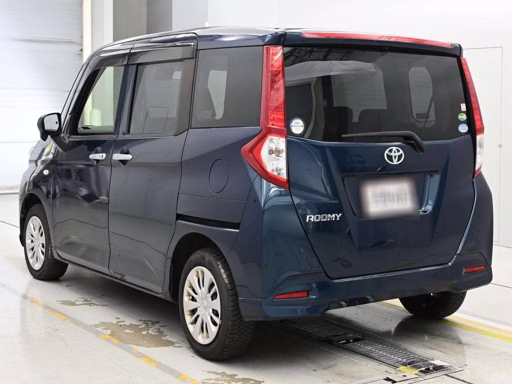 TOYOTA ROOMY