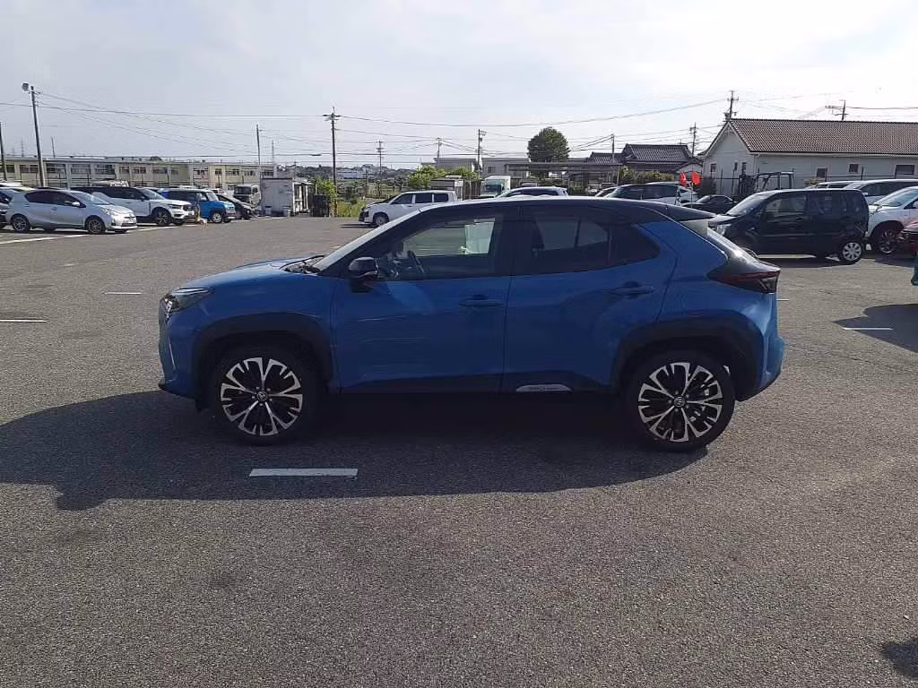 TOYOTA YARIS CROSS